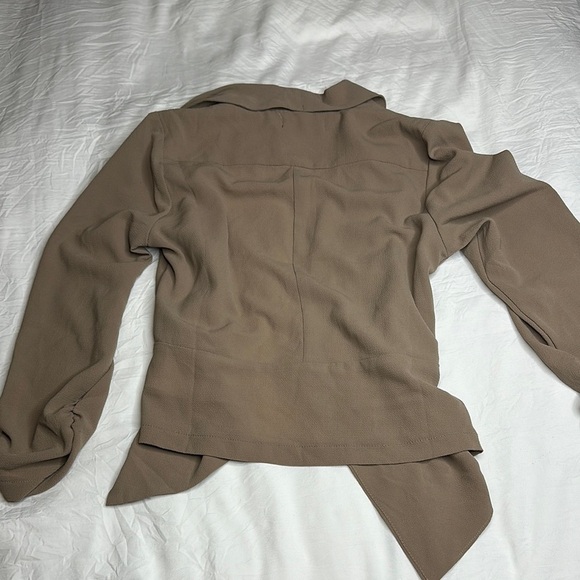 GUESS Women's Tan Jacket - Picture 4 of 4